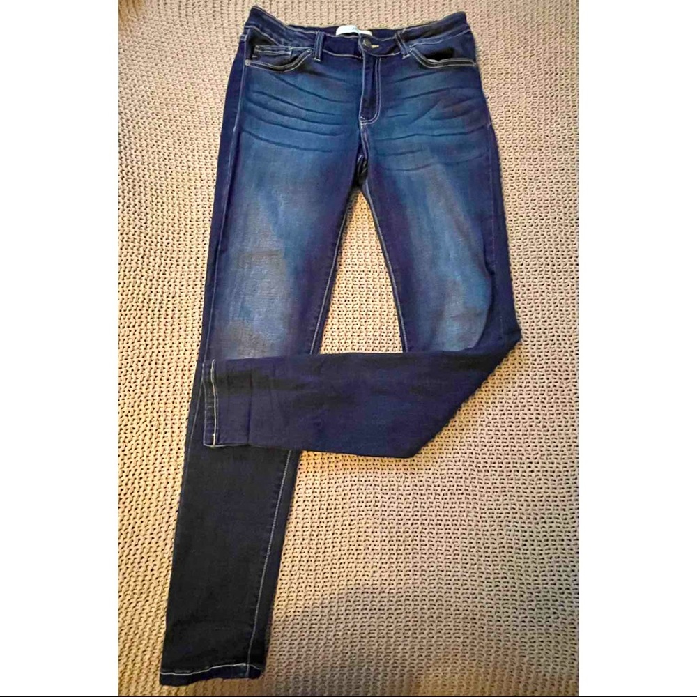 Medium-Dark Wash Kancan Jeans